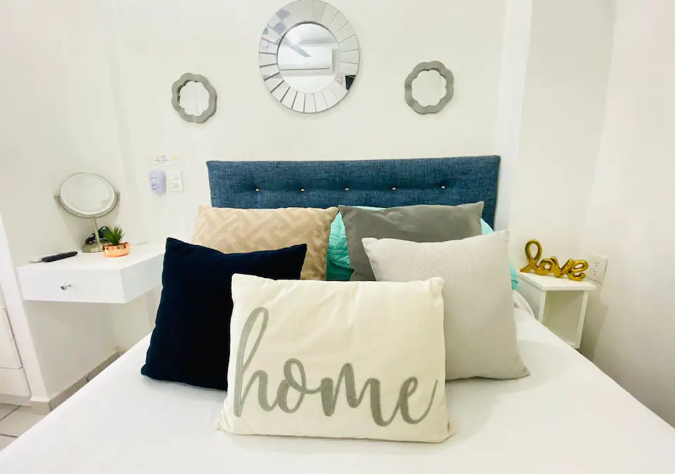 Petite  Room